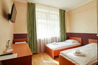Отель Sport and Recreation Complex FPB Ratomka Ратомка Двухместный номер с 2 отдельными кроватями и ванной комнатой-3